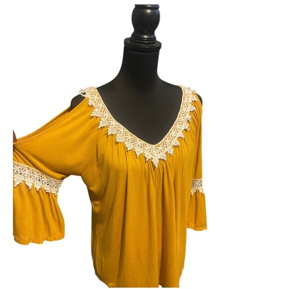 BOHEMIAN COLD SHOULDER TOP - Picture 2 of 3